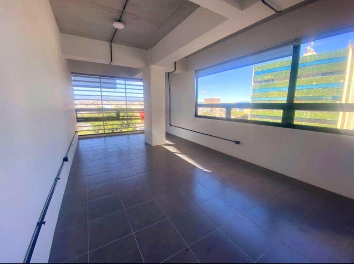 Oficina en alquiler en edificio Nova Reformador zona 9