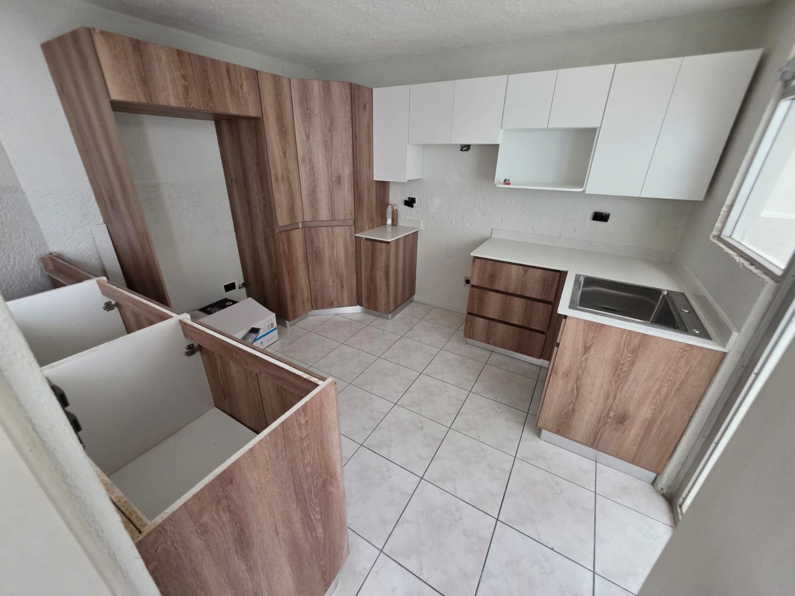 Casa en venta de 3 habitaciones en condominio Z7 de Mixco