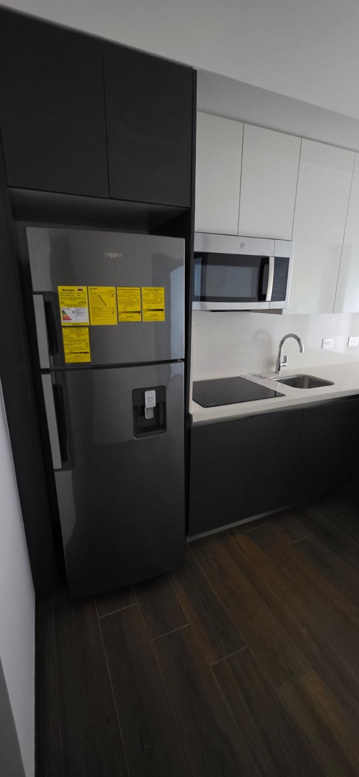 Apartamento Pet-friendly en renta de 1 habitacion en zona 10