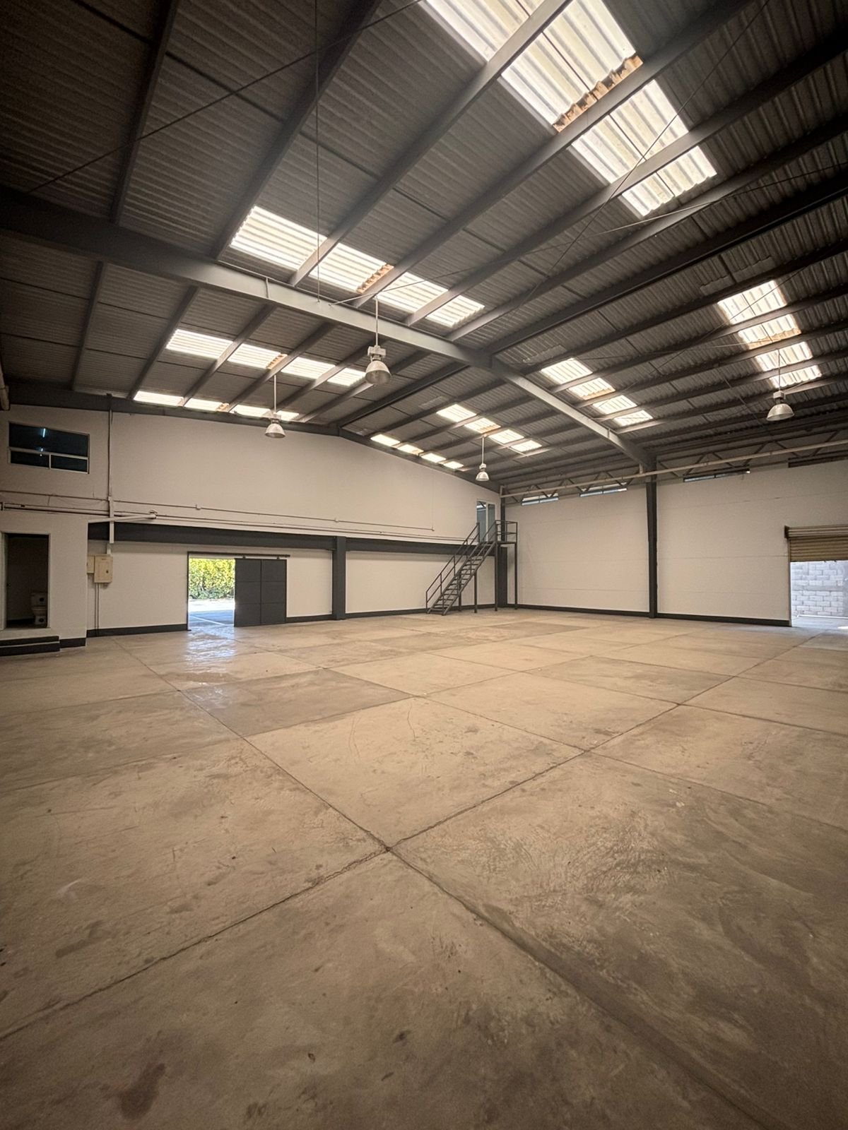 Ofibodega en renta en zona 4 de Mixco