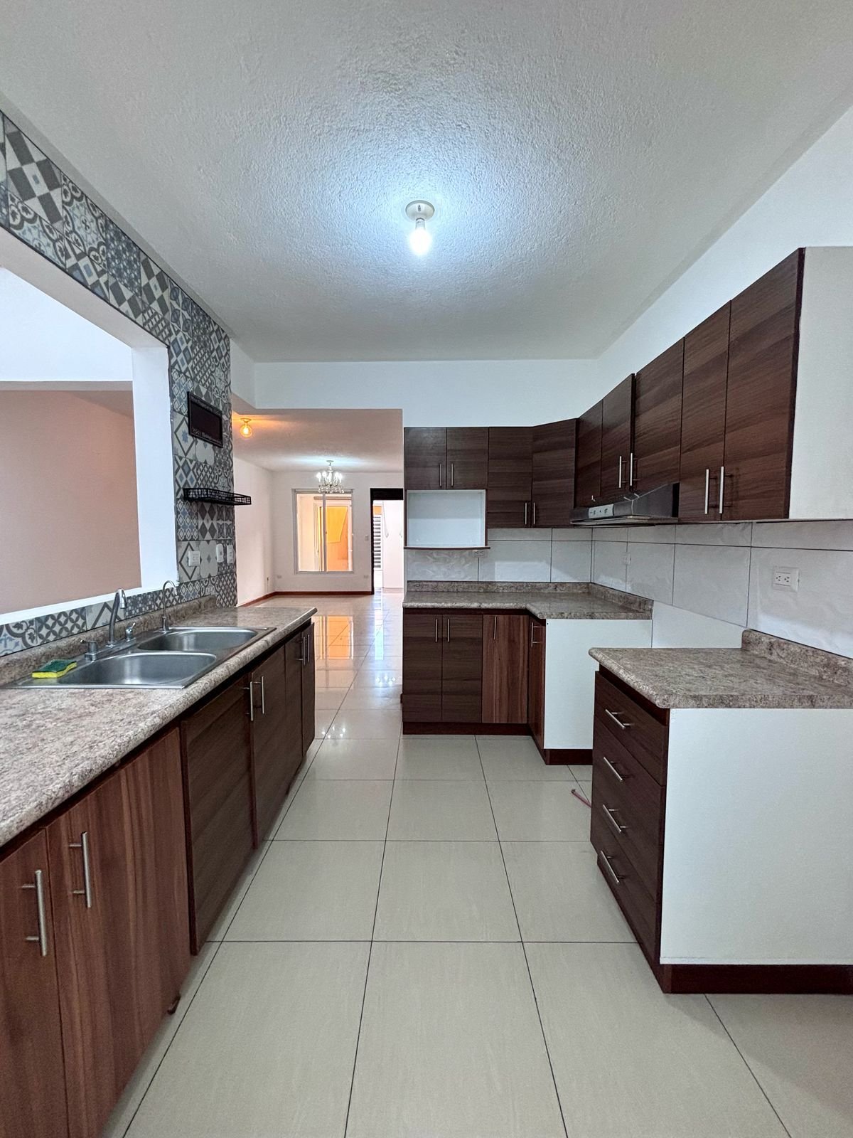 Casa en renta de 3 habitaciones en Hacienda Real Z16