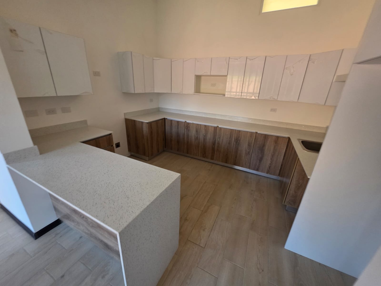 Casa con balcón de 4 habs en venta Trivento KM 18.5 CAES