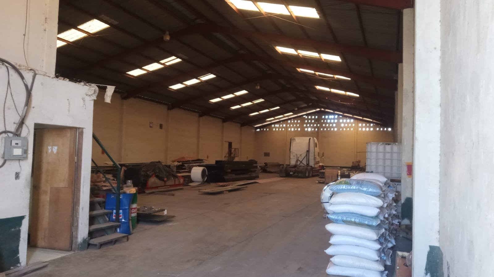 Renta de bodega dentro de garita en Barcenas villa nueva