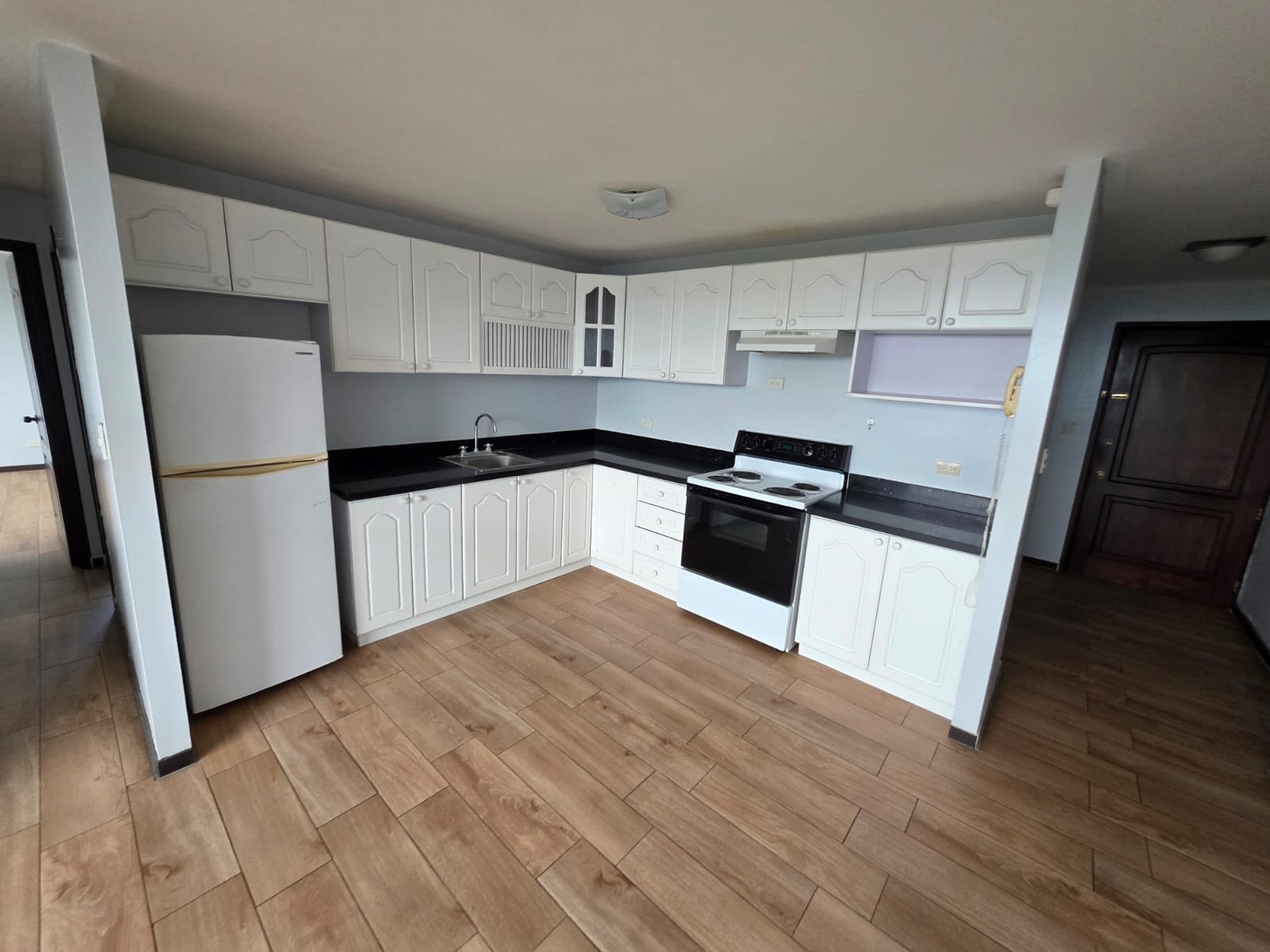 Apartamento con linea blanca en venta