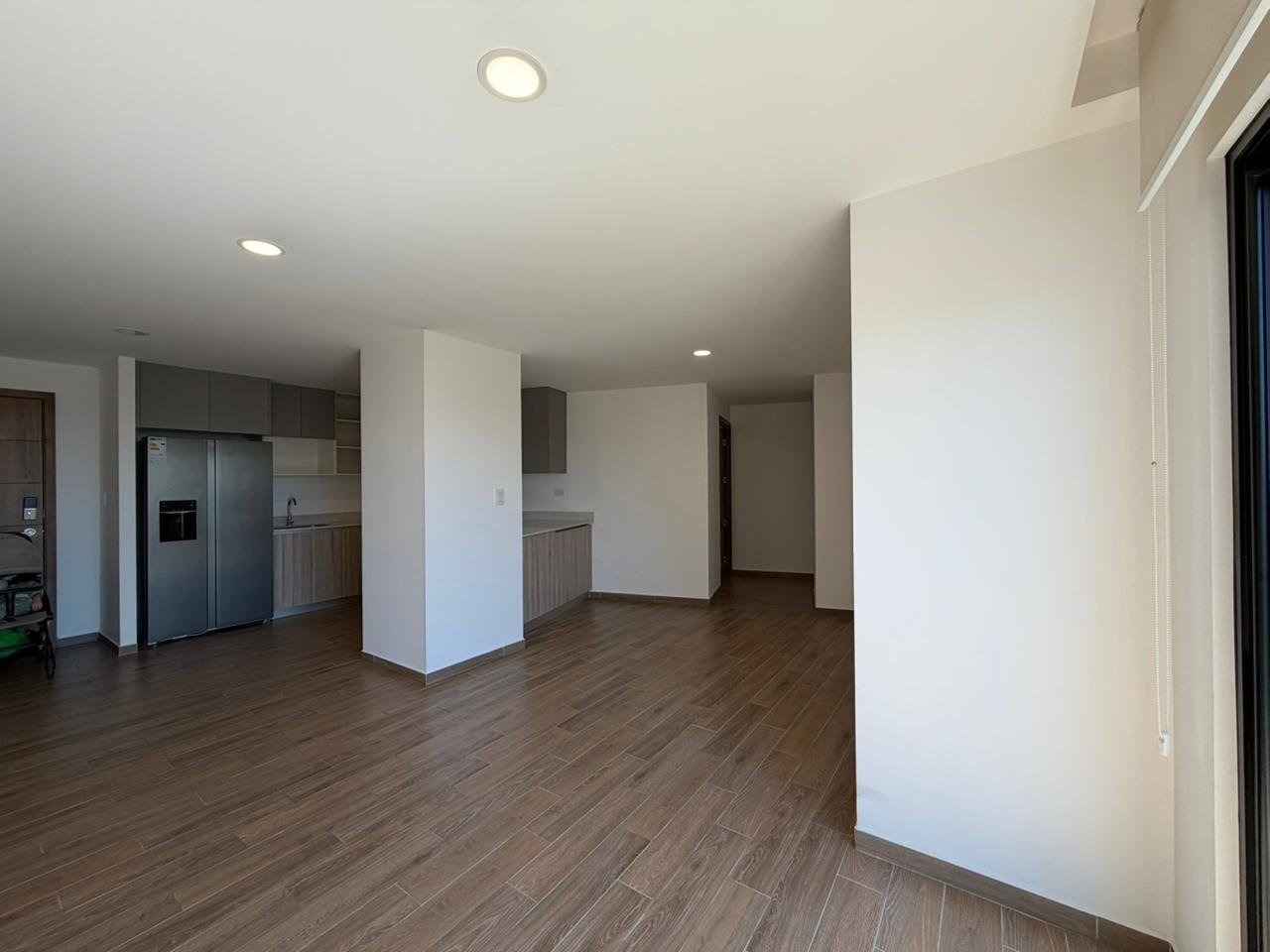 Apartamento con linea blanca en renta 3 habs en zona 14