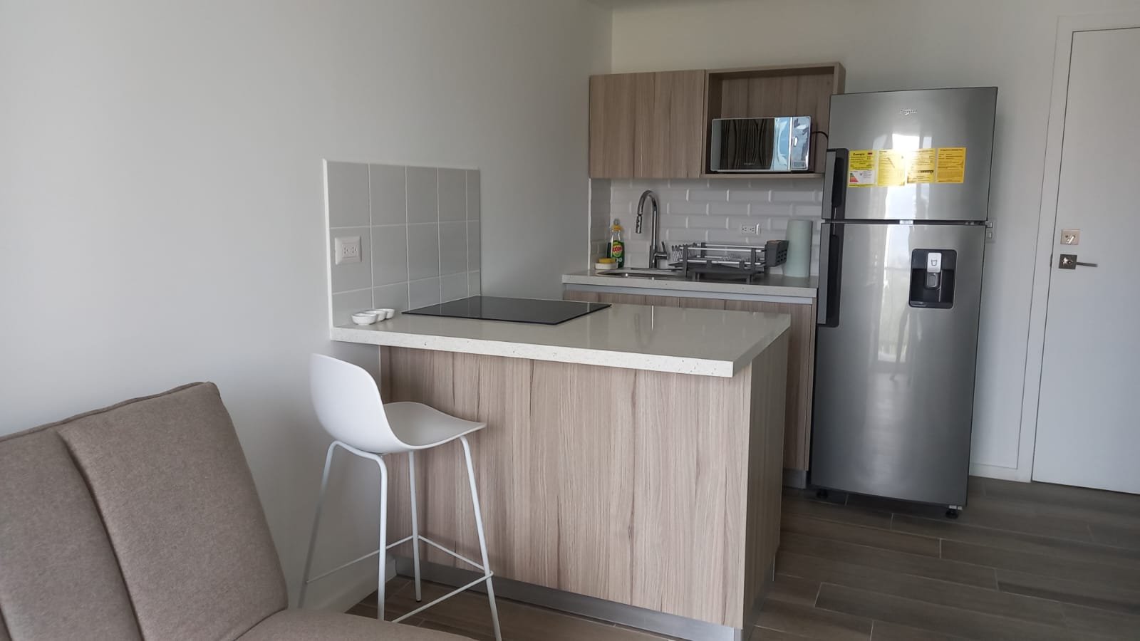 Apartamento amueblado en renta de 1 habitacion en zona 14