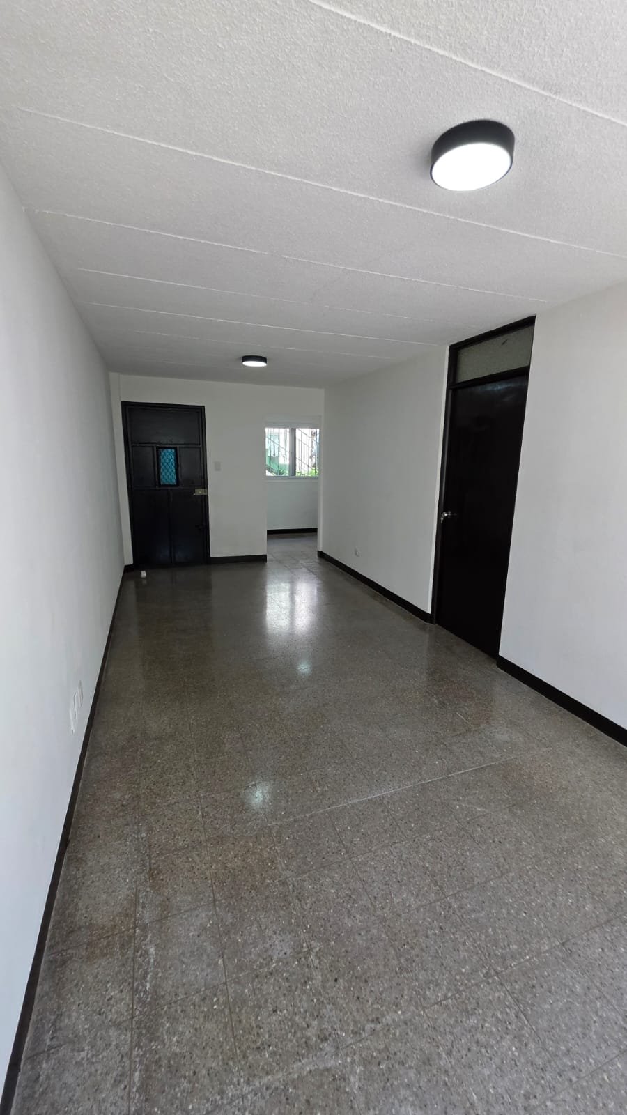 Apartamento con jardin en venta de 3 habitacion en zona 21