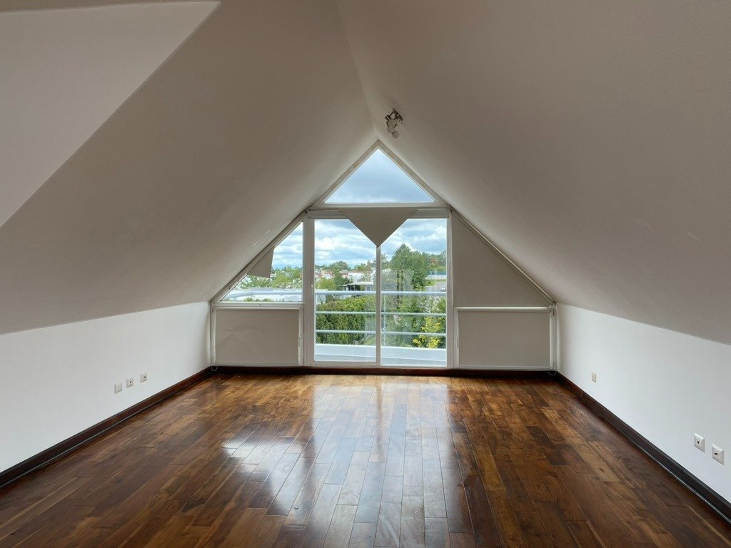 Casa con terraza en venta de 3 habitaciones zona 16