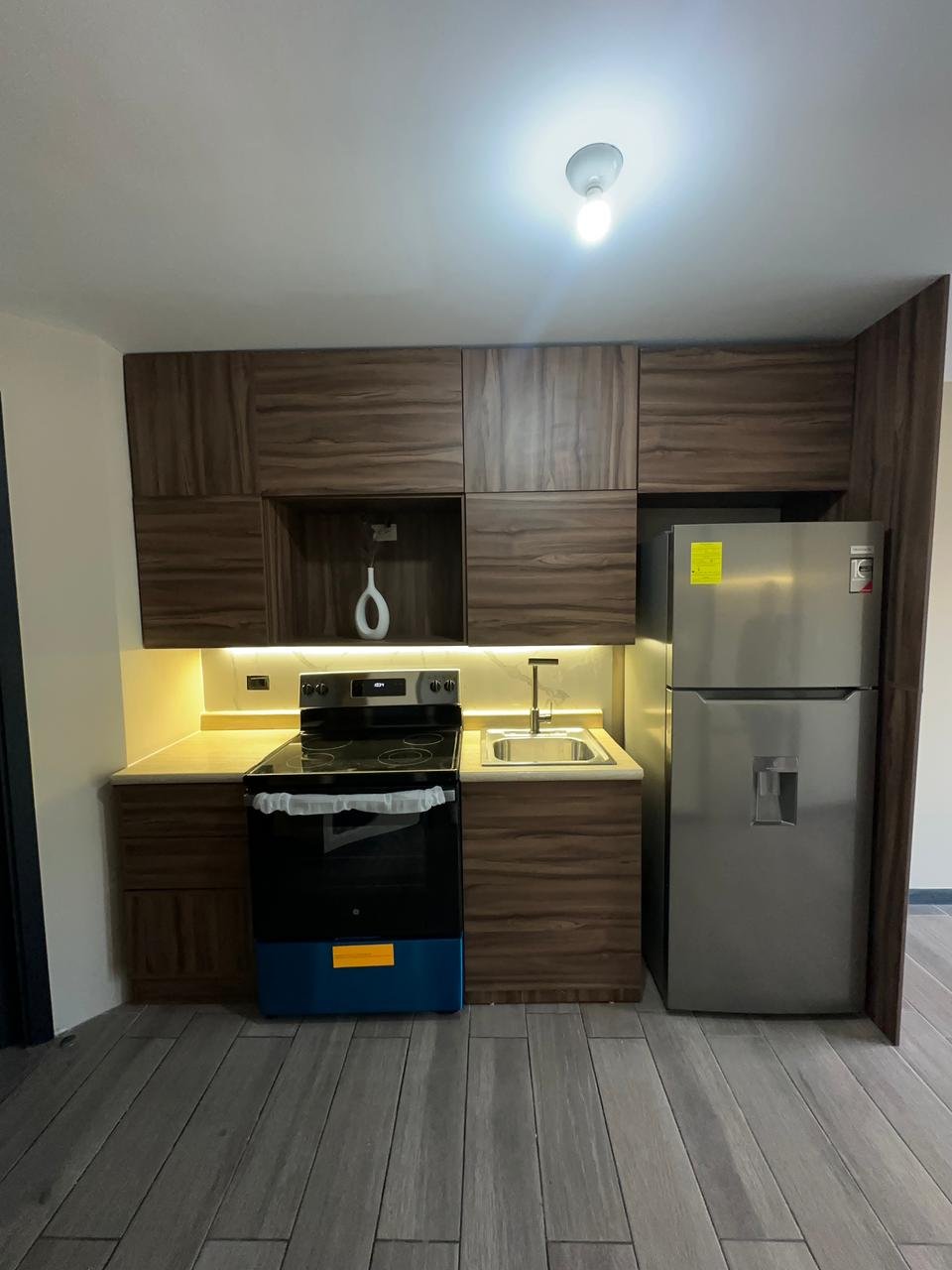 Apartamento con linea blanca en renta 1 habitacion en zona 11