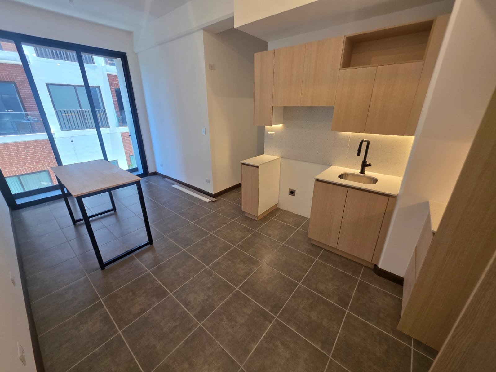 Apartamento con gimnasio en renta - 2 habitaciones en Zona 15