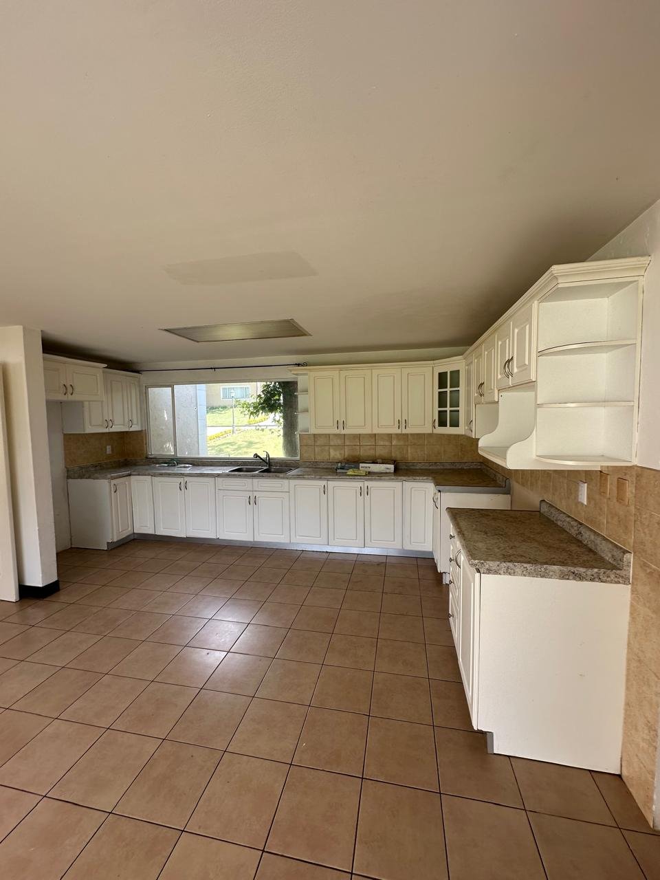 Casa con jardin en renta de 4 habitaciones en KM 23.5 CAES