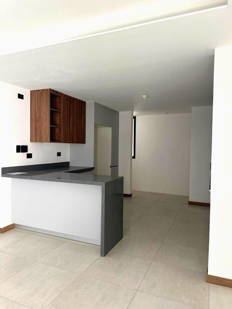 Renta de casa jardin con privado de 4 habitaciones en zona 16