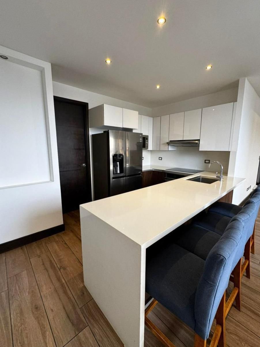 Apartamento con piscina en renta - 3 habitaciones en zona 10