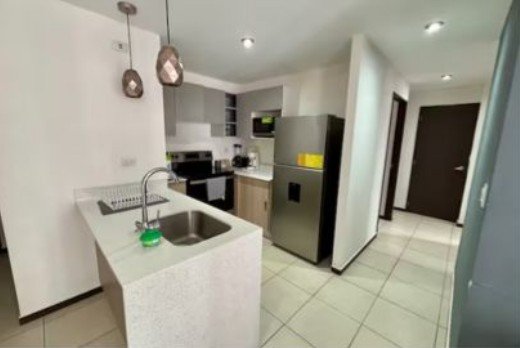 Apartamento con piscina en renta - 3 habitaciones en zona 11