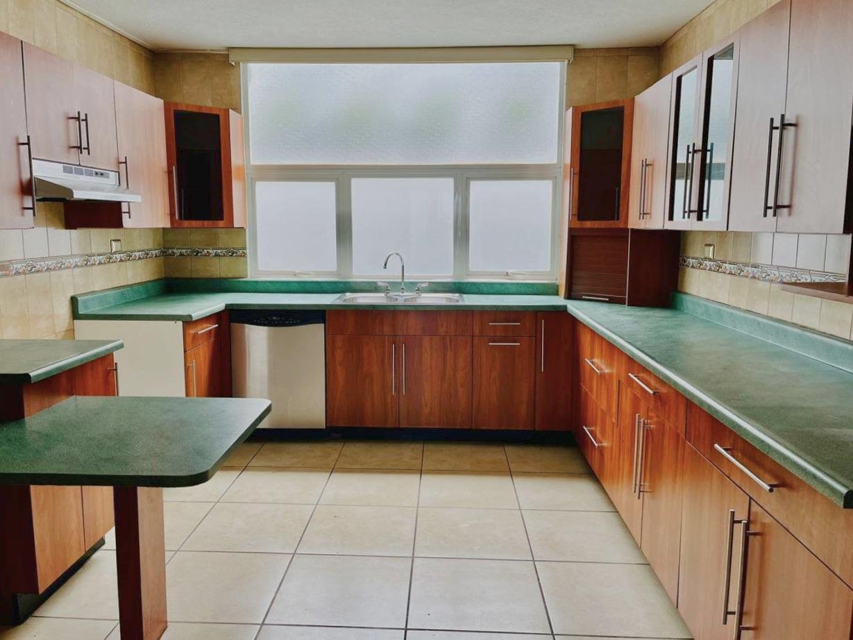 Casa con habitacion de servicio 3 habitaciones en KM18.5 CAES