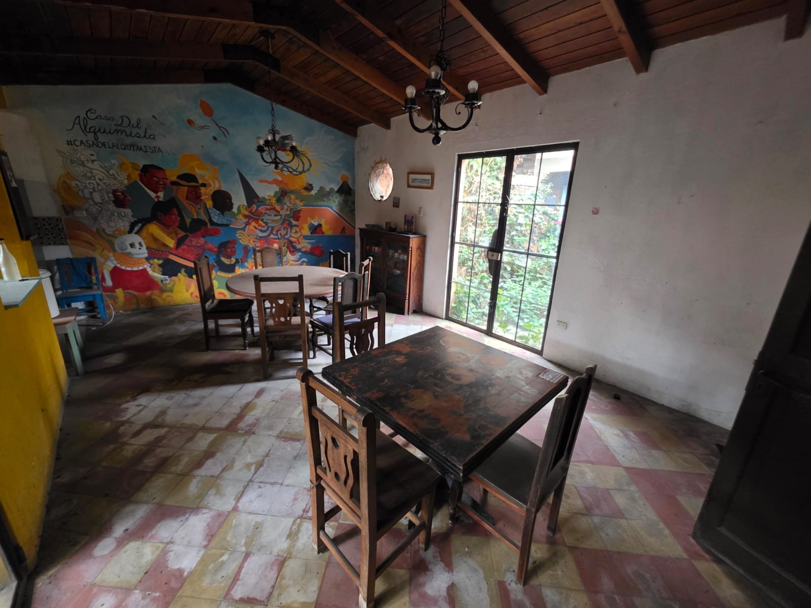 Venta de casa ideal para inversion en zona 1 - 7 habitaciones