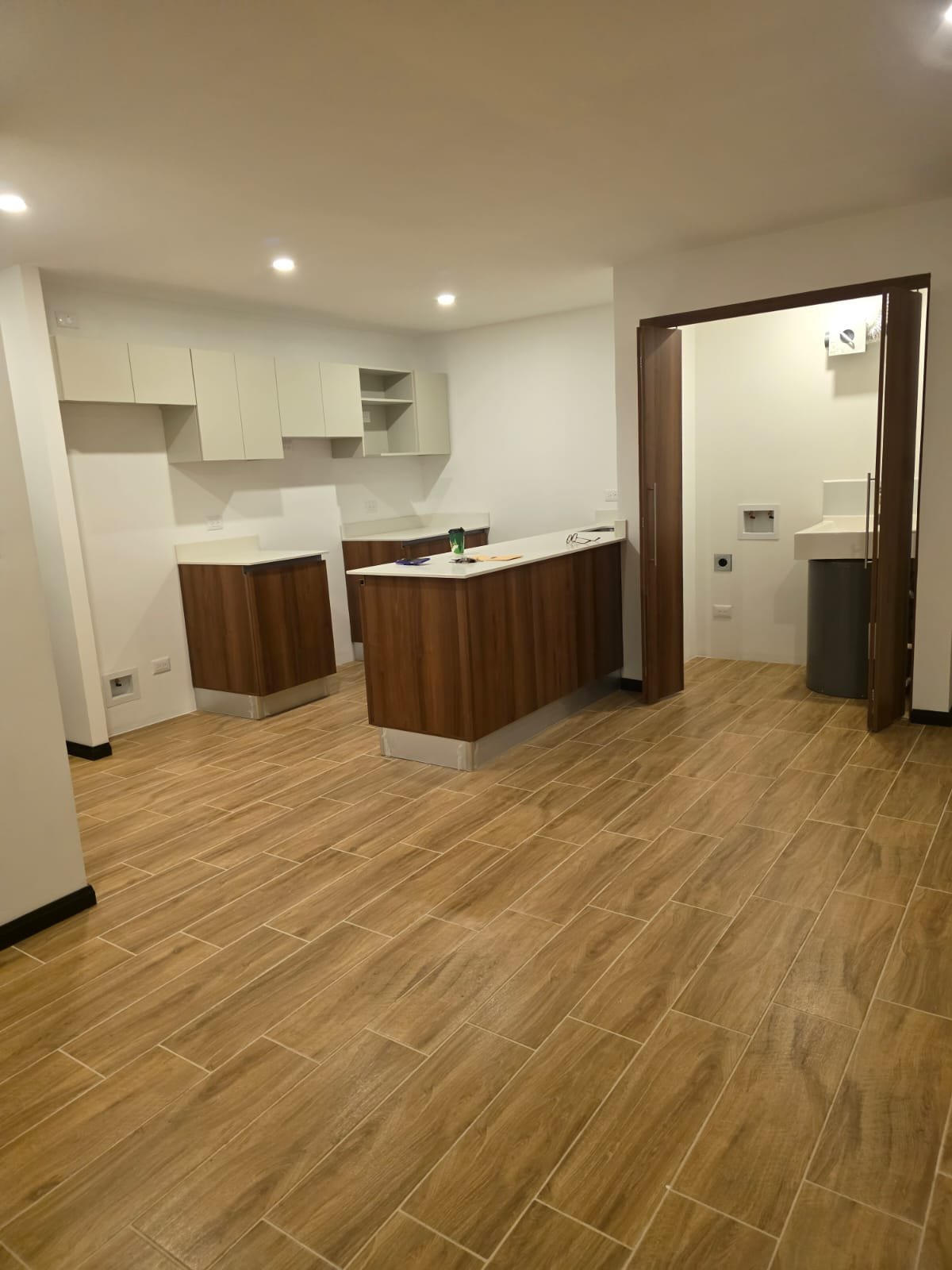 Apartamento en renta de 2 habitaciones y linea blanca en Z13