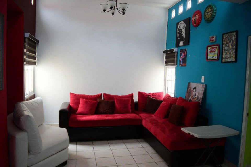 Casa con habitacion de servicio - 3 habitaciones en Mixco