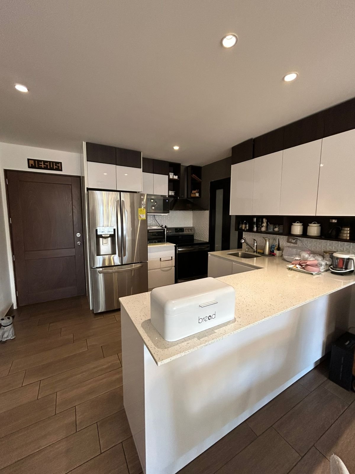 Apartamento amplio en venta - 3 habitaciones en zona 11