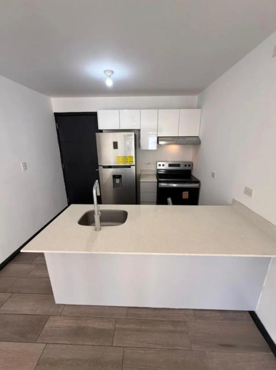 Apartamento en nivel alto en renta - 3 habitaciones - zona 11
