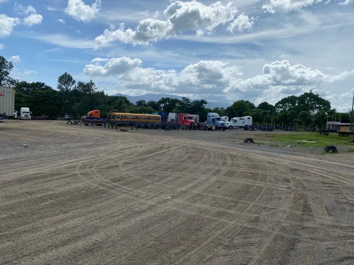 Terreno industrial/comercial en venta