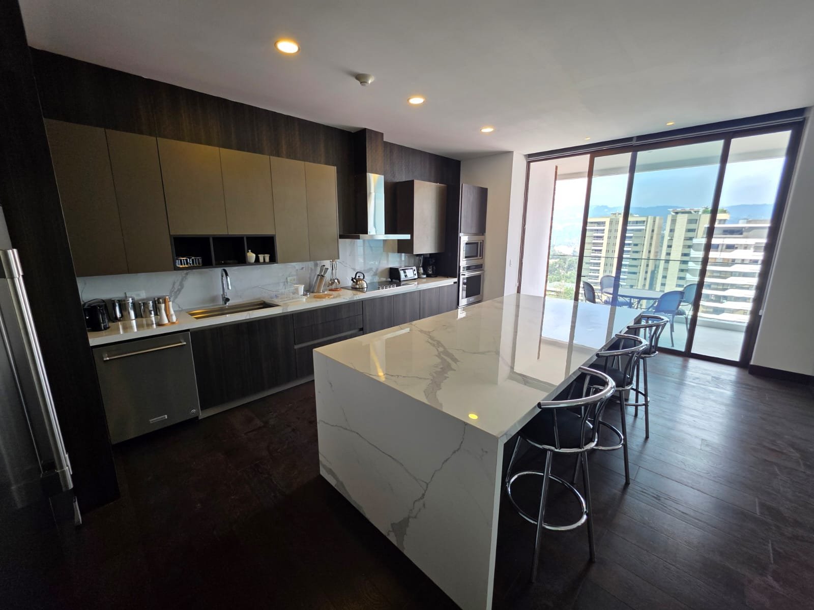 3 habitaciones en zona 14
