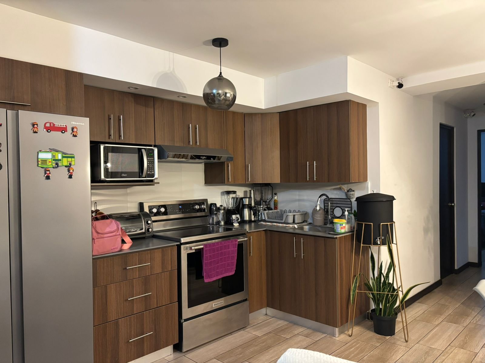 Apartamento amueblado- 3 habitaciones en zona 1 de Mixco
