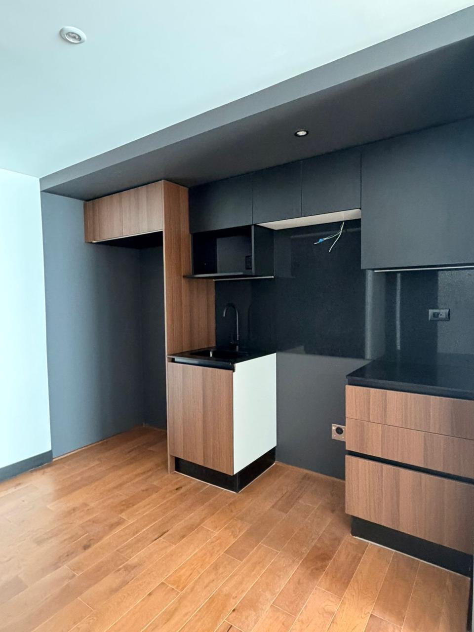 Apartamento con piscina en renta - 2 habitaciones en zona 11