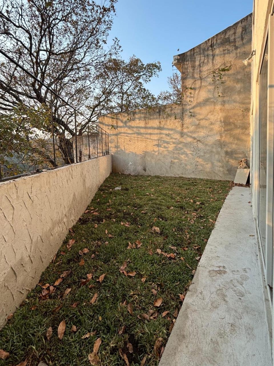 Venta de casa con habitacion de servicio – San Cristobal - Miniatura 8
