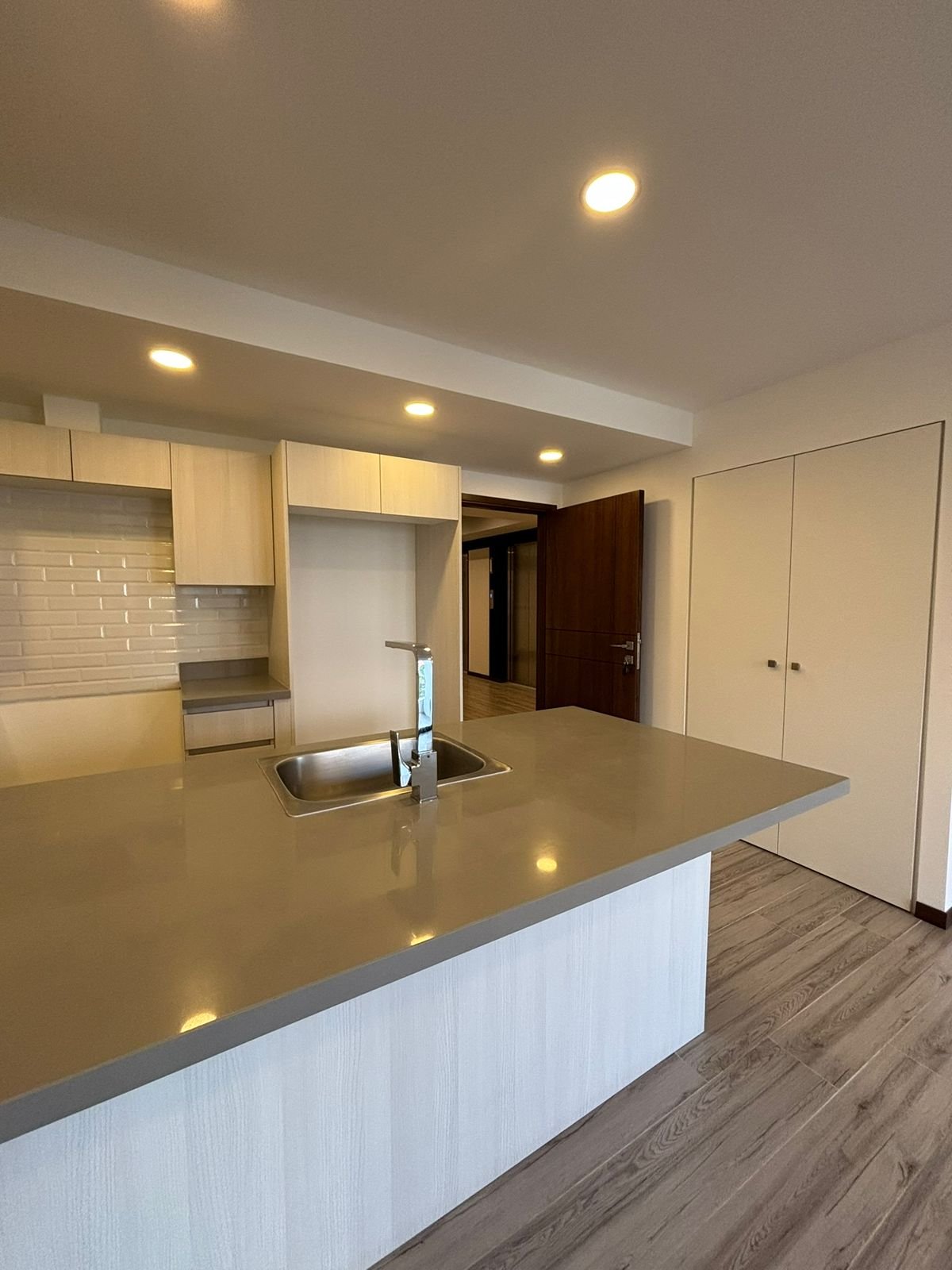 Venta de apartamento para inversión -2 habitaciones - zona 10 en Neo 2
