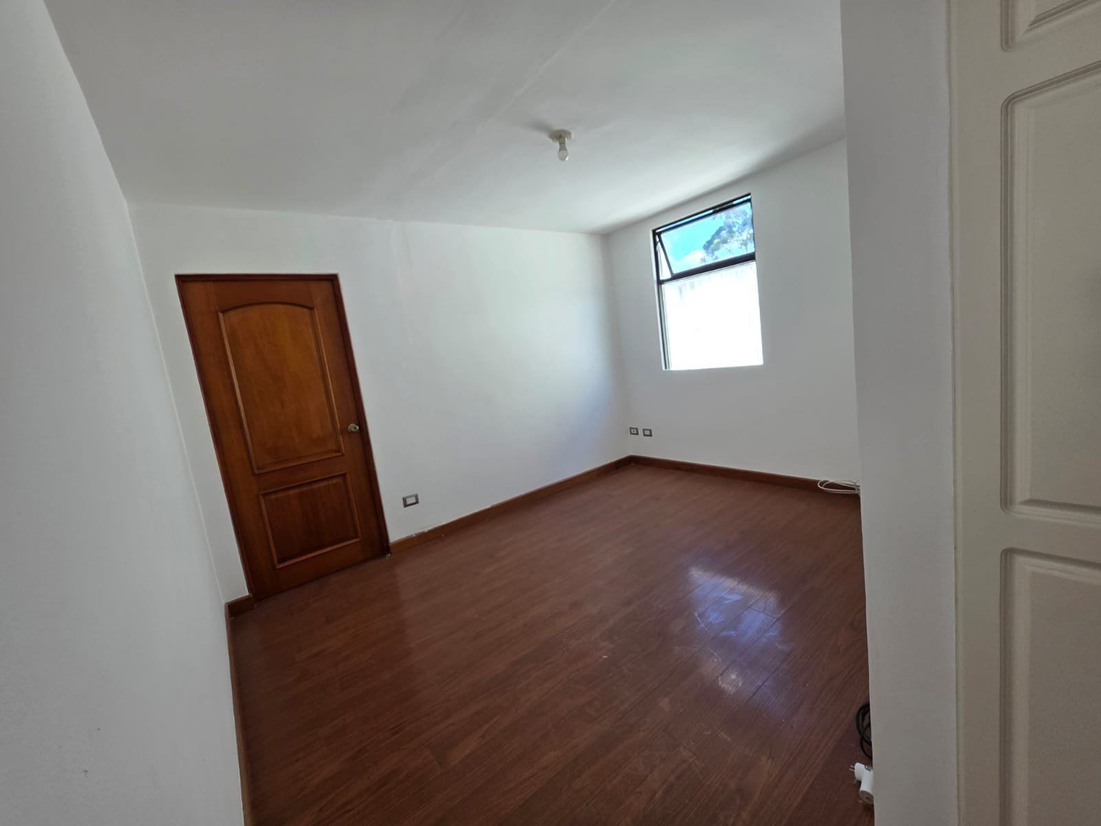 Renta casa Km 20.5 a Fraijanes 3 habitaciones Mant. incluido