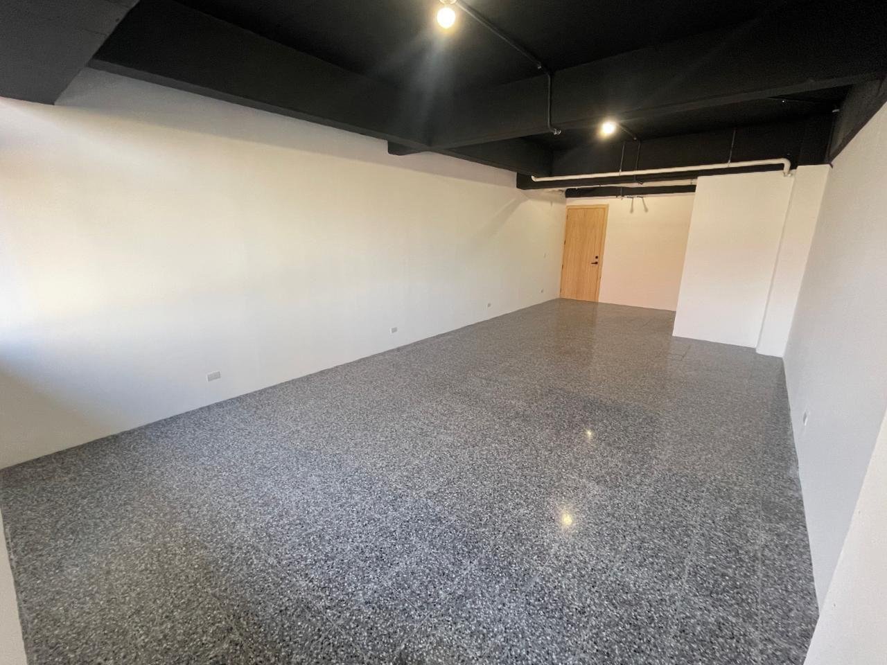Renta de oficina en Edificio corporativo de zona 10