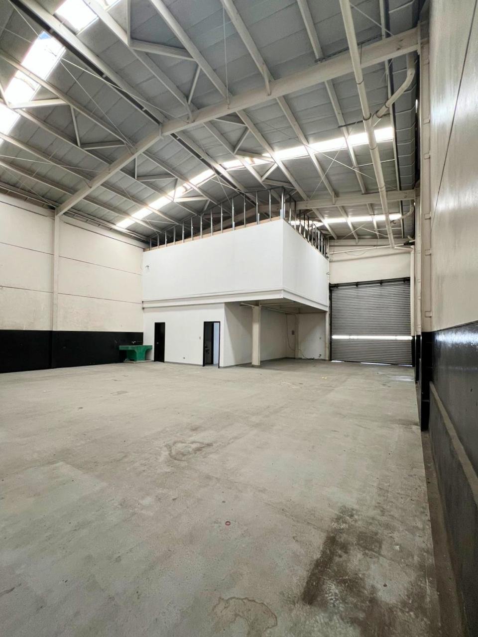 Renta de bodega en Ecoplaza KM 22 CAES - Villa Canales