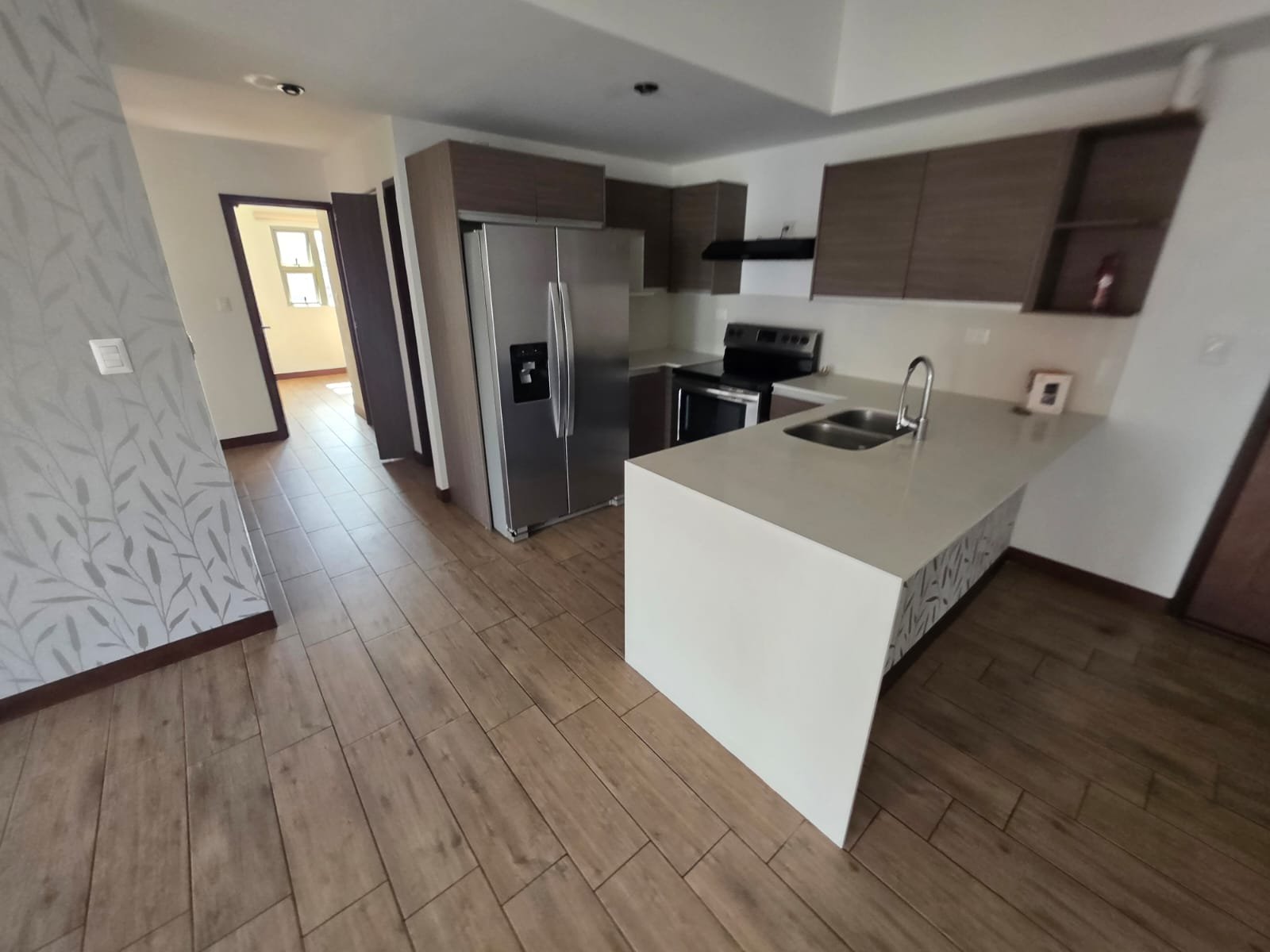 Renta de apartamento de 3 habitaciones en zona 10 -Nivel alto
