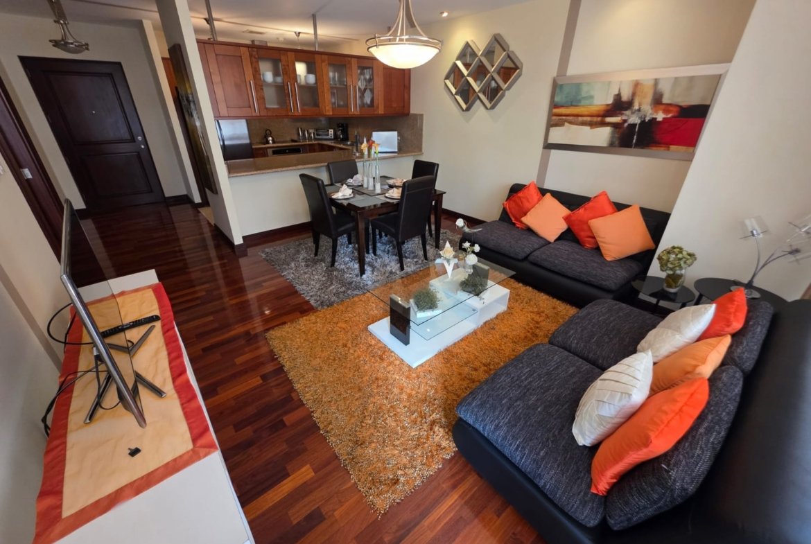 Apartamento amueblado con terraza de 1 habitacion en zona 14 - Image 1