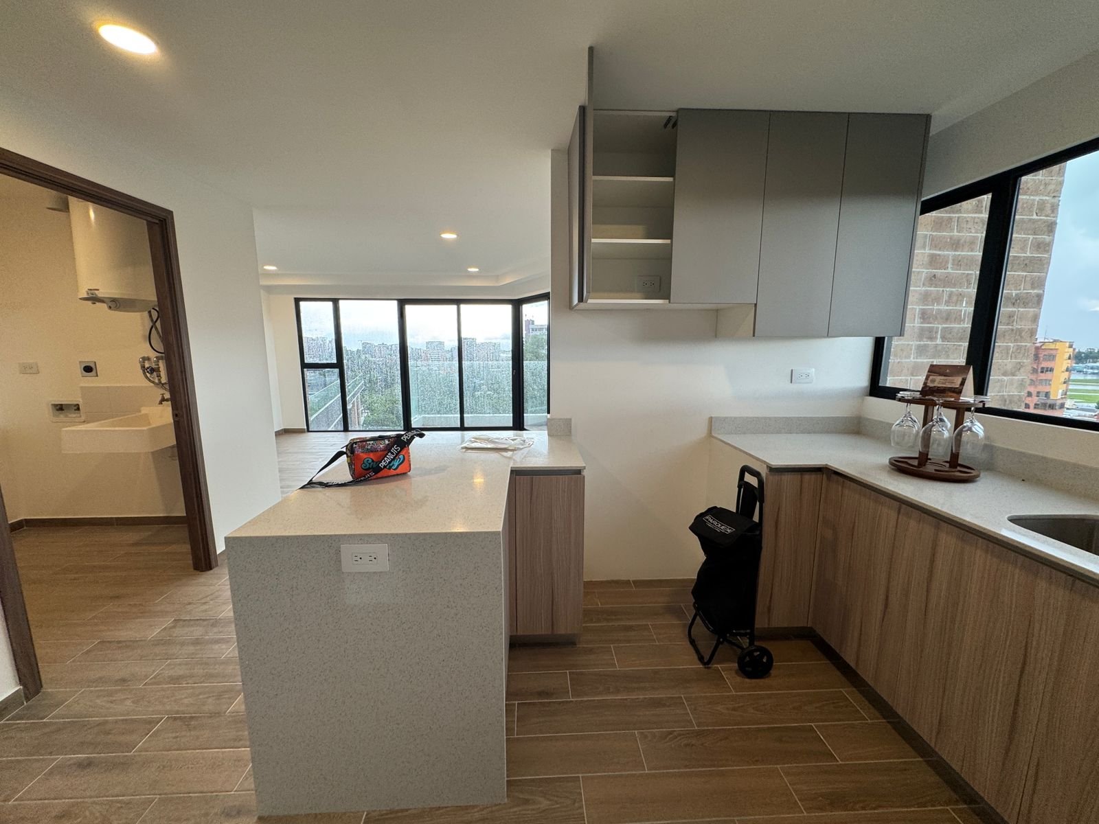 Apartamento con piscina en venta - Parque 14 - 3 habitaciones