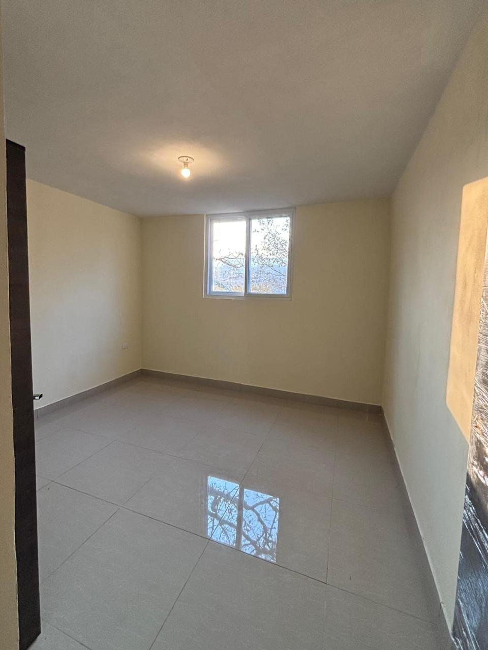 Venta de casa con habitacion de servicio – San Cristobal - Miniatura 3