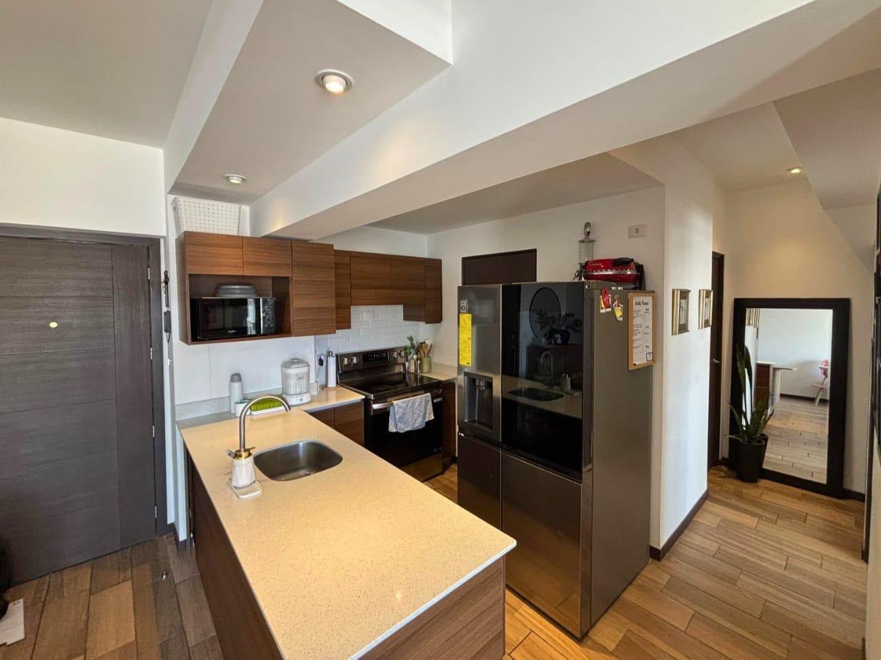 Venta de apartamento en nivel alto -2 habitaciones en zona 13