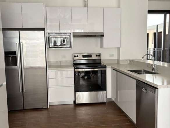 Apartamento en renta con 2 habitaciones y piscina en zona 16 en Lirios De Cayala 4