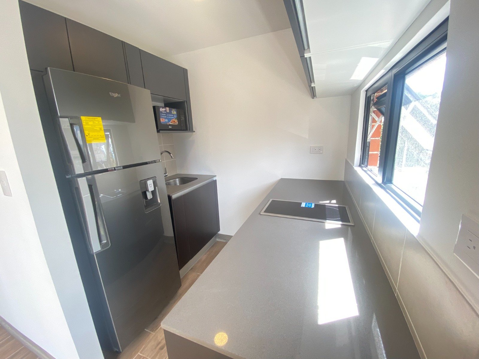 Renta de apartamento tipo estudio en zona 15 - 1 habitacion