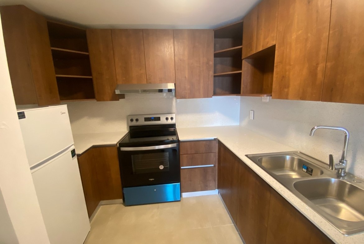 Apartamento en renta en zona 14 – nivel alto 2 habitaciones - Image 1