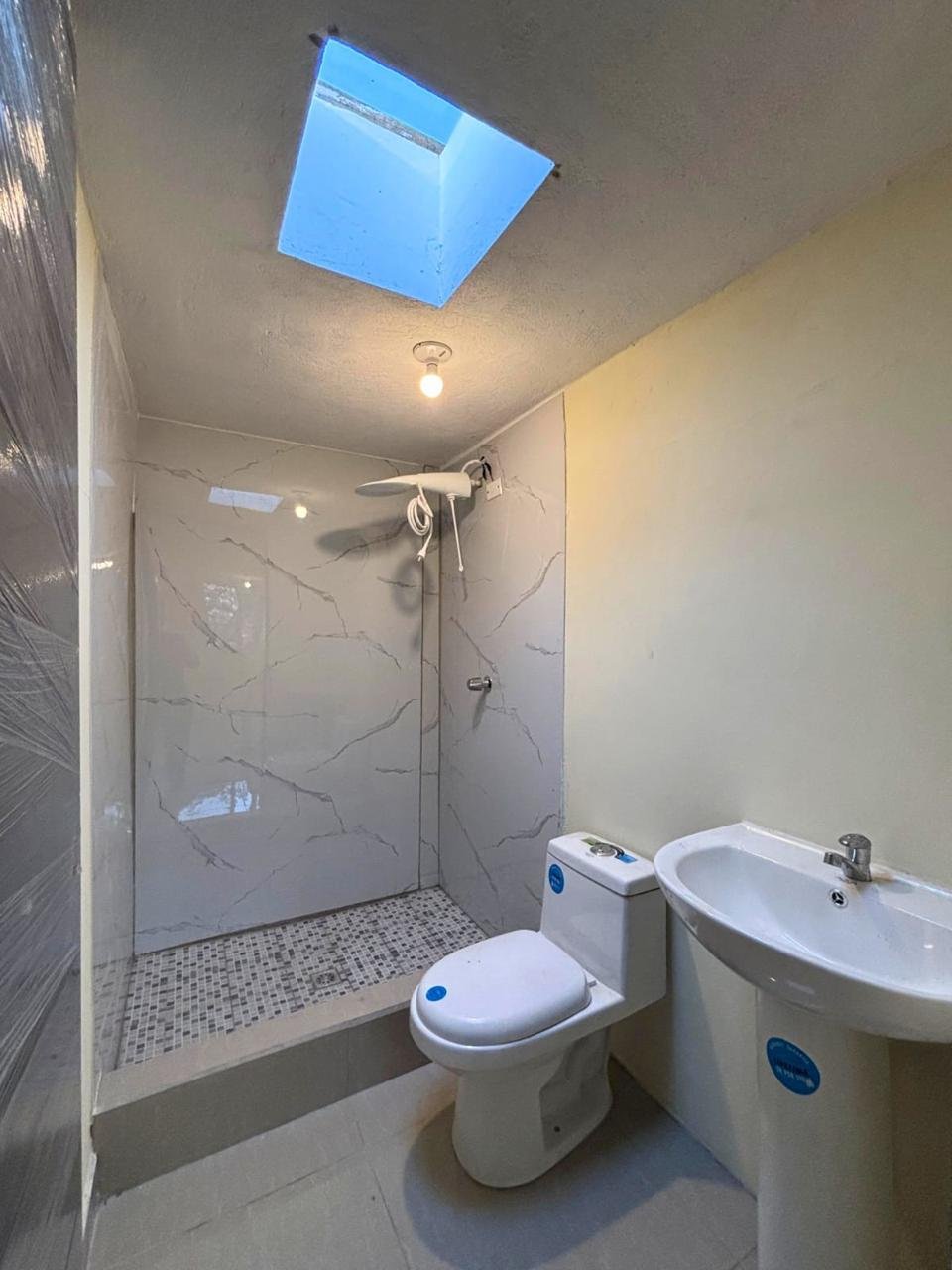 Venta de casa con habitacion de servicio – San Cristobal - Miniatura 7
