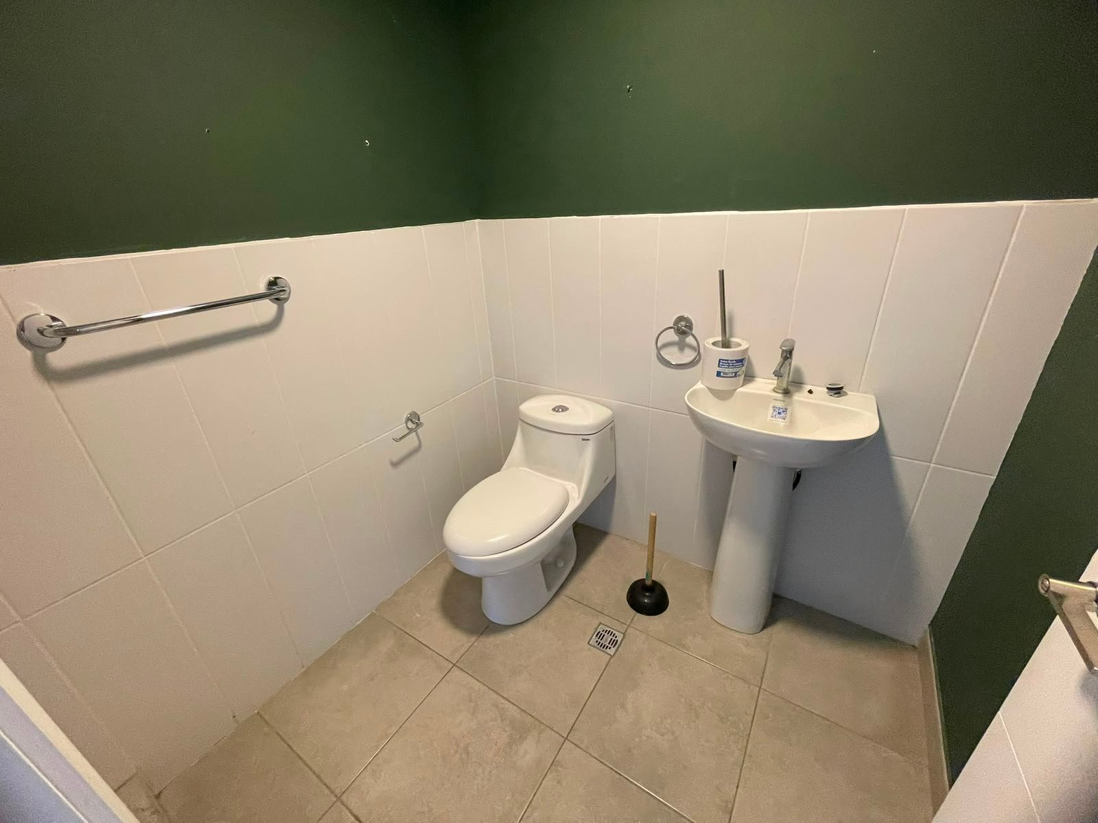 Apartamento en renta con gimnasio – 2 habitaciones en zona 2 – Baldone