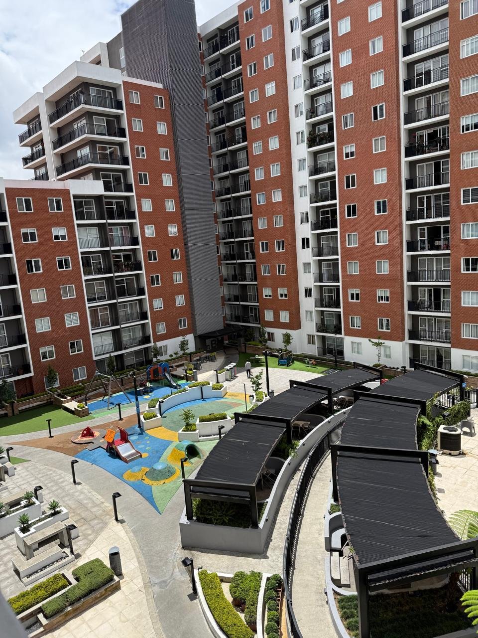 Apartamento en venta – 2 habitaciones y piscina en zona 11 – Parque Once