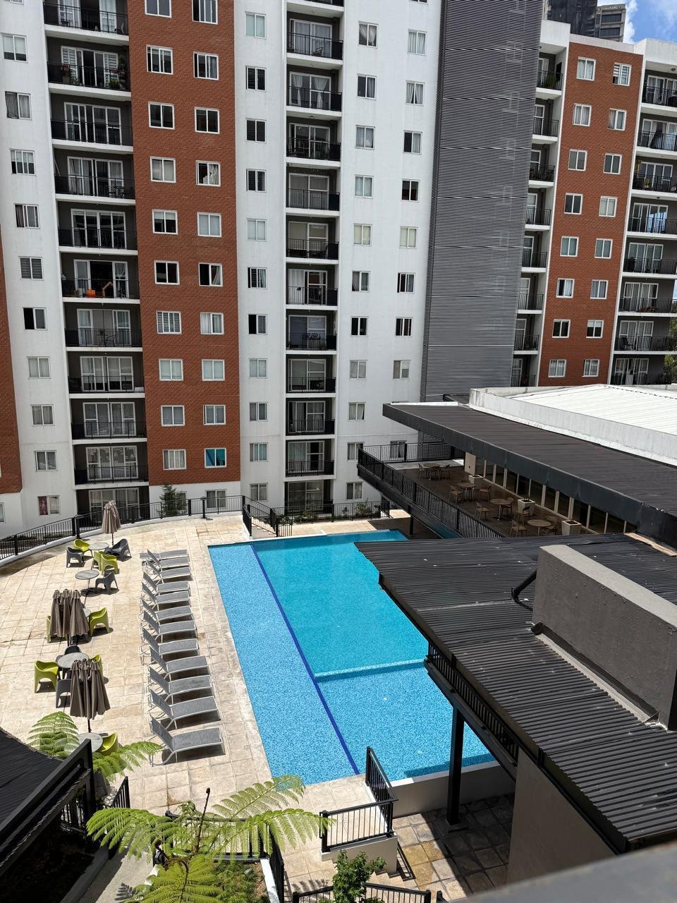 Apartamento en venta – 2 habitaciones y piscina en zona 11 – Parque Once
