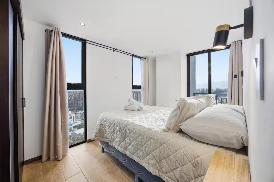 Apartamento amueblado en venta para inversion en zona 11 – Altaire