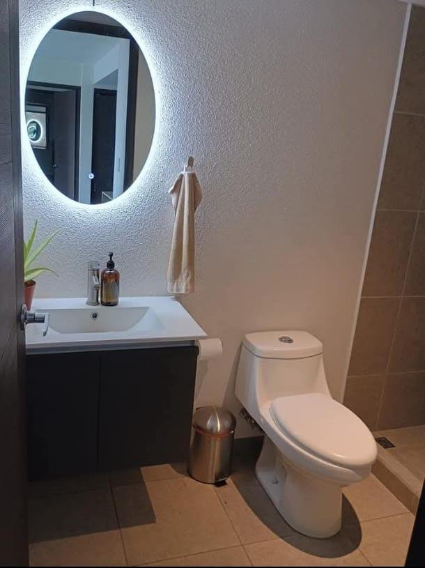 Apartamento en venta – 2 habitaciones en nivel medio zona 11 – Parque Mateo