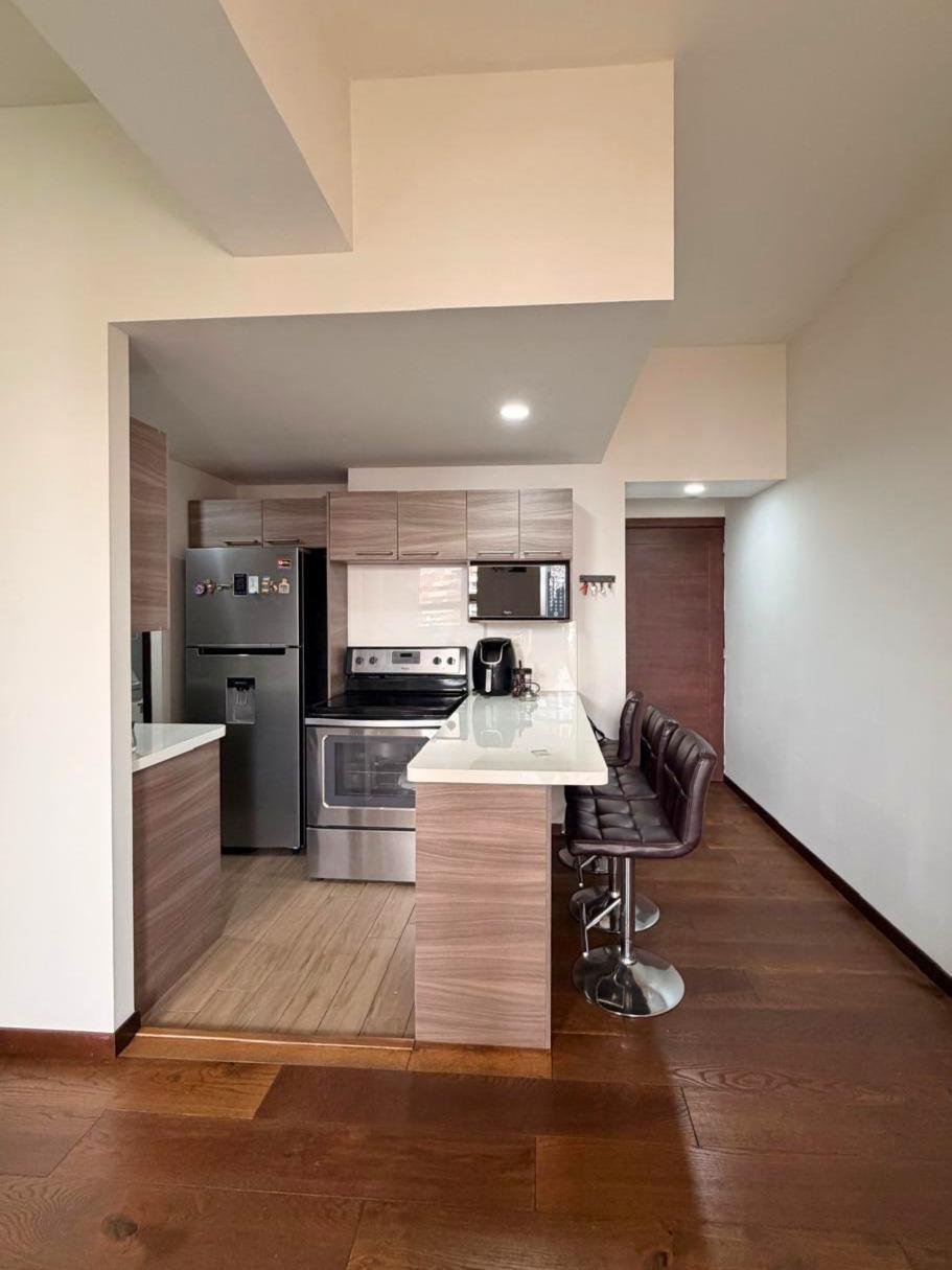 Renta de apartamento amueblado – 2 habitaciones en zona 13 – Casa Américas