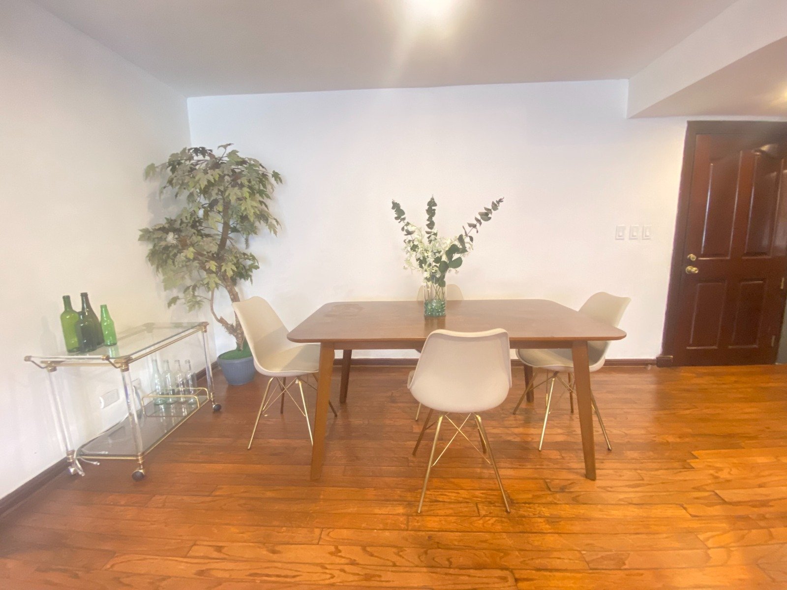 Apartamento amueblado en renta – 2 habitaciones en zona 14 - Image 3