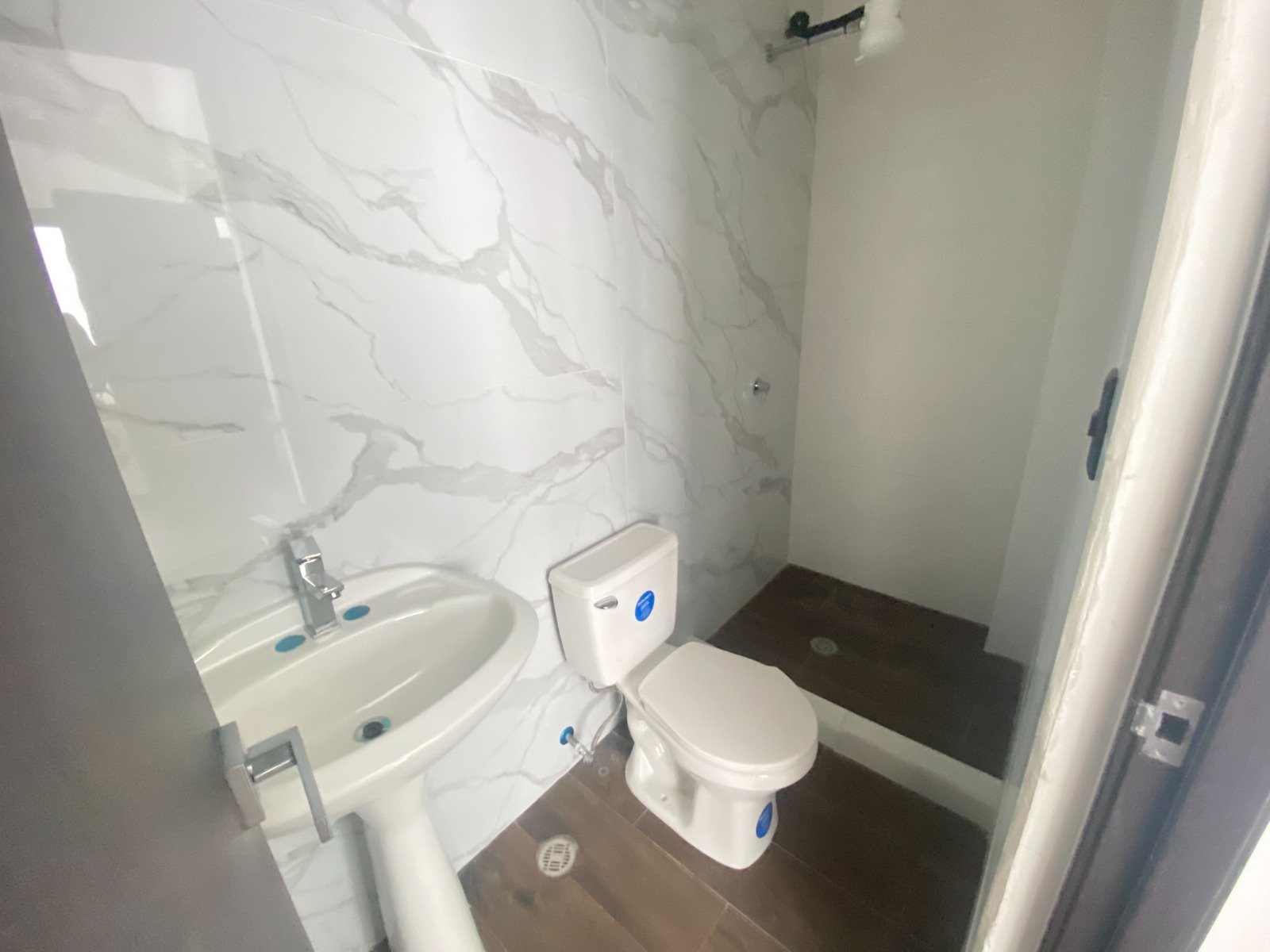 Apartamento en nivel bajo en renta en zona 1 – 3 habitaciones - Miniatura 3